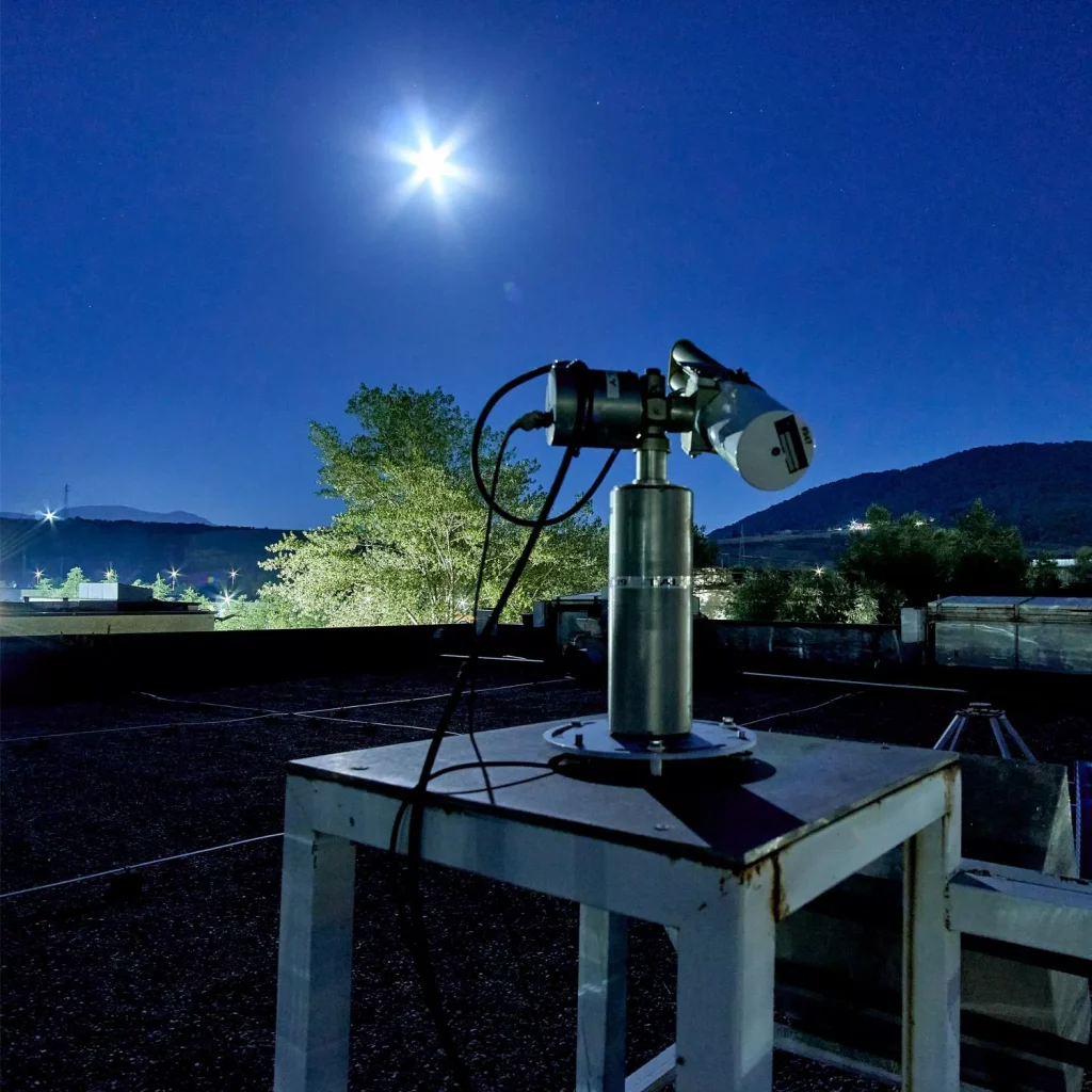 Automatic sun/sky/lunar photometer Cimel 318T pointing at the Moon